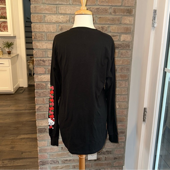 ✨NWOT✨ Hello Kitty Sanrio Black Long Sleeve Tee T-Shirt Apples Polka Dots Floral - Picture 2 of 6